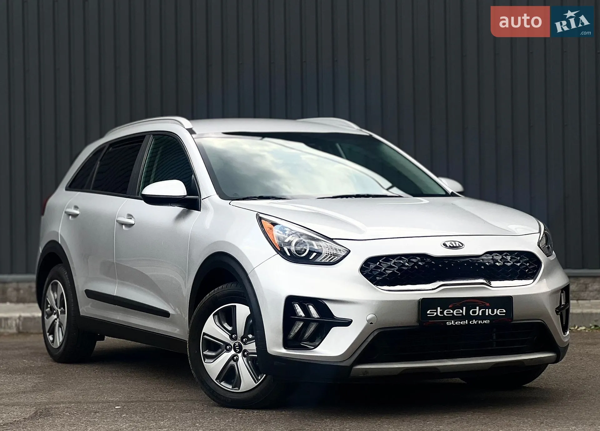 2020 Kia Niro - фото 1