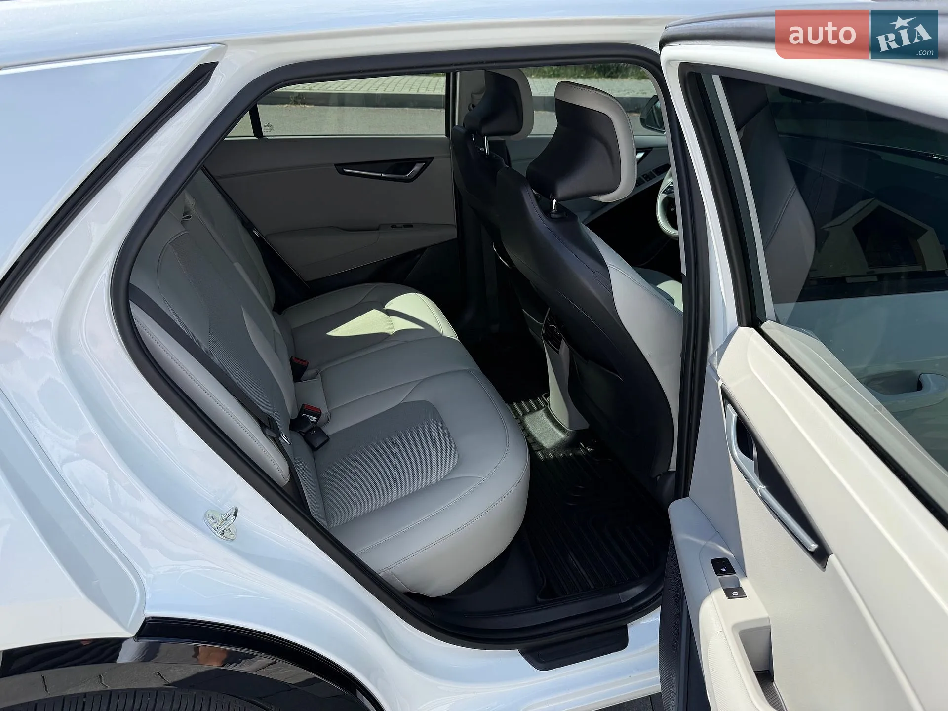 2023 Kia Niro - мініатюра 25