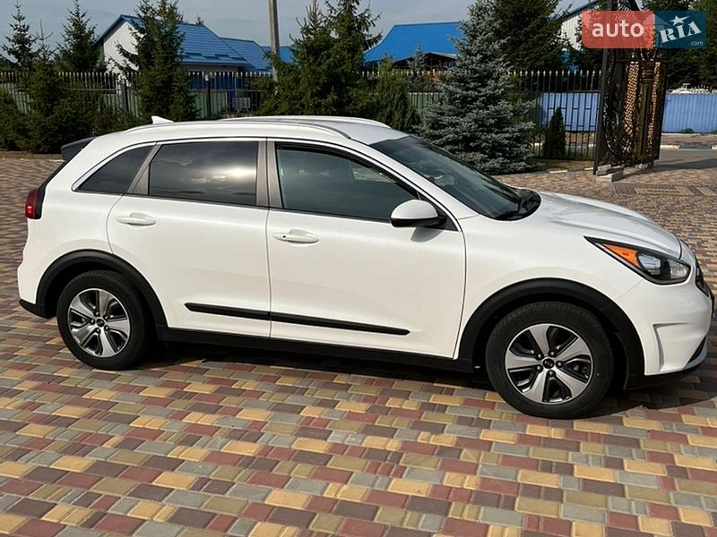 Внедорожник / Кроссовер Kia Niro 2018 в Полтаве