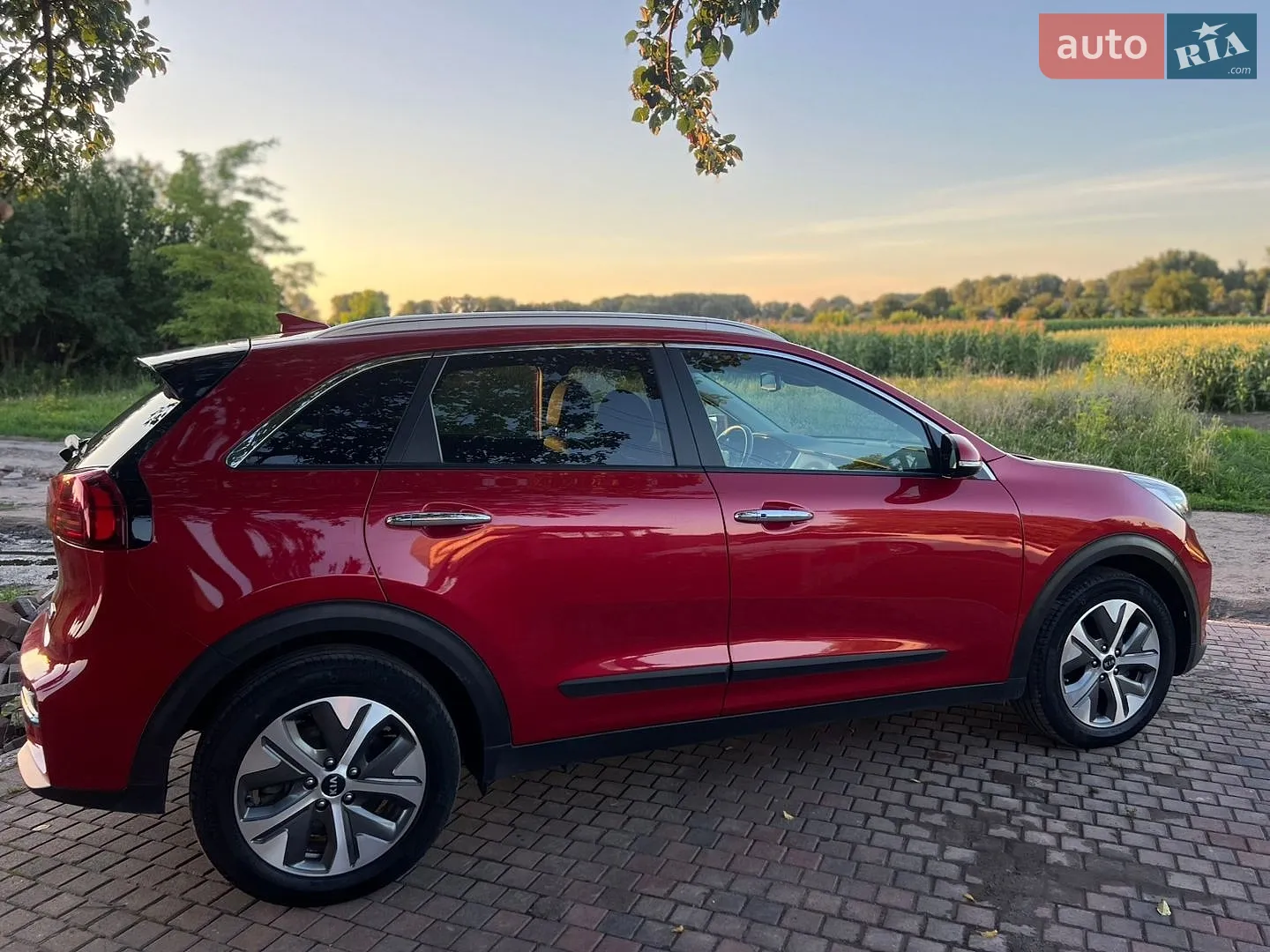 2020 Kia Niro - фото 1