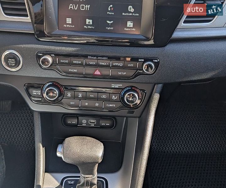 Позашляховик / Кросовер Kia Niro 2019 в Бучі