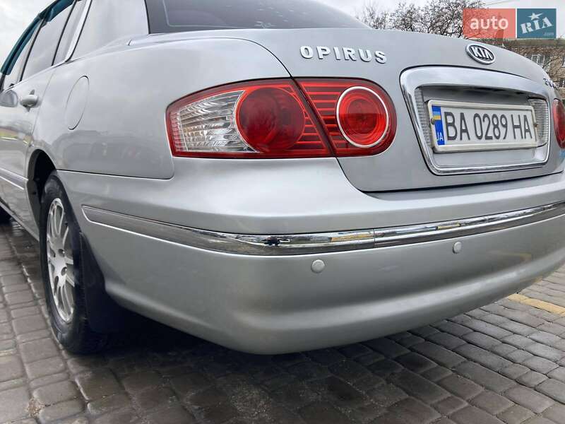Седан Kia Opirus 2005 в Кропивницькому