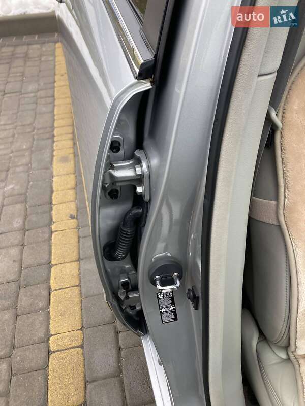 Седан Kia Opirus 2005 в Кропивницькому