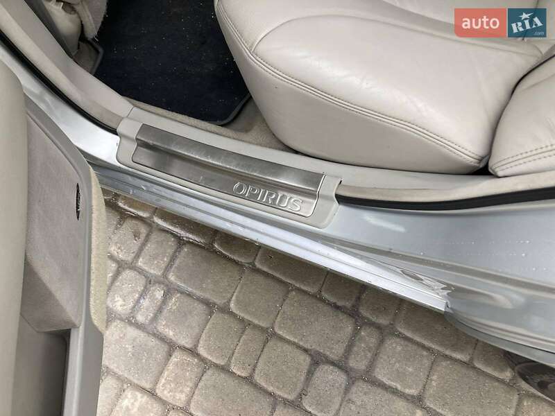 Седан Kia Opirus 2005 в Кропивницькому