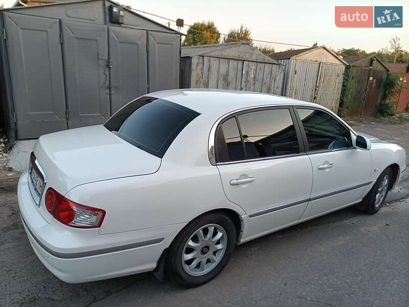 Седан Kia Opirus 2006 в Киеве