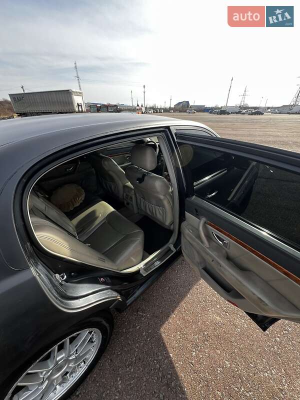 Седан Kia Opirus 2005 в Ужгороді