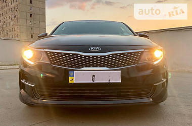 Седан Kia Optima 2016 в Киеве