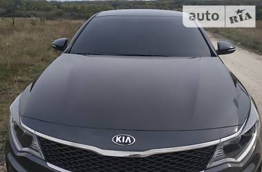 Седан Kia Optima 2016 в Константиновке