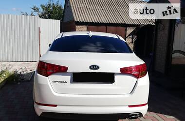 Седан Kia Optima 2012 в 