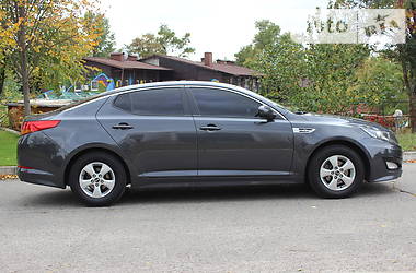 Седан Kia Optima 2013 в Днепре