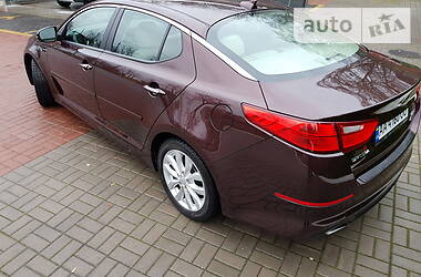 Седан Kia Optima 2014 в Києві