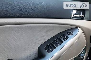 Седан Kia Optima 2012 в 