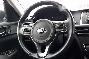 Седан Kia Optima 2016 в 
