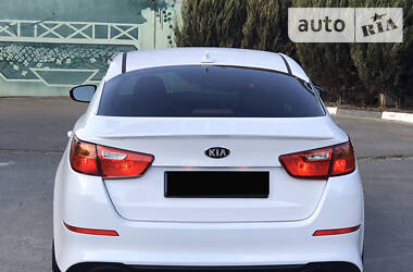 Седан Kia Optima 2015 в 