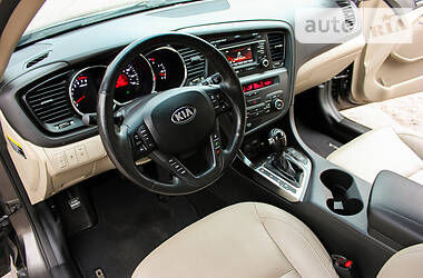 Седан Kia Optima 2013 в Житомире