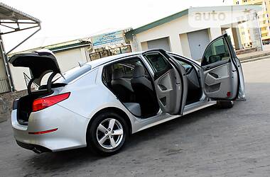 Седан Kia Optima 2014 в 