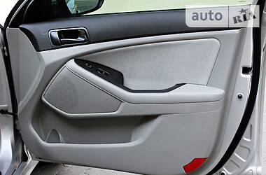 Седан Kia Optima 2014 в 