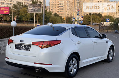 Седан Kia Optima 2012 в Запоріжжі