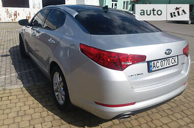 Седан Kia Optima 2013 в Луцке