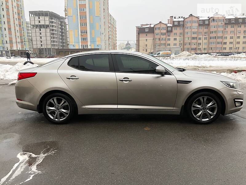 Седан Kia Optima 2011 в Киеве