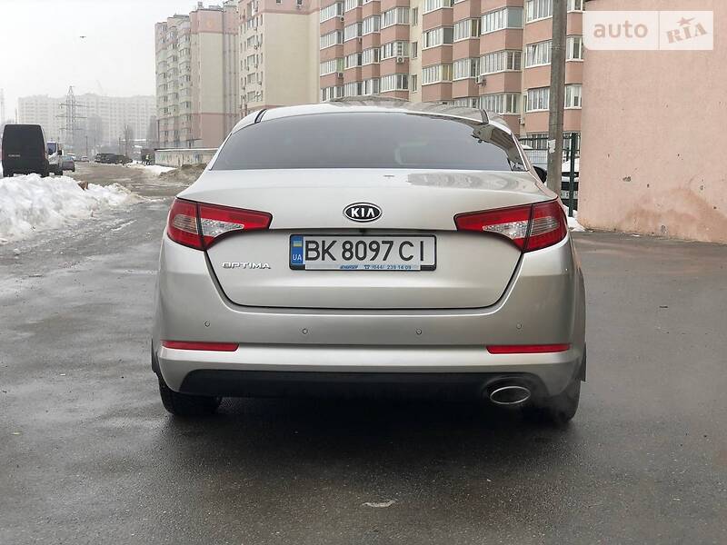 Седан Kia Optima 2011 в Киеве