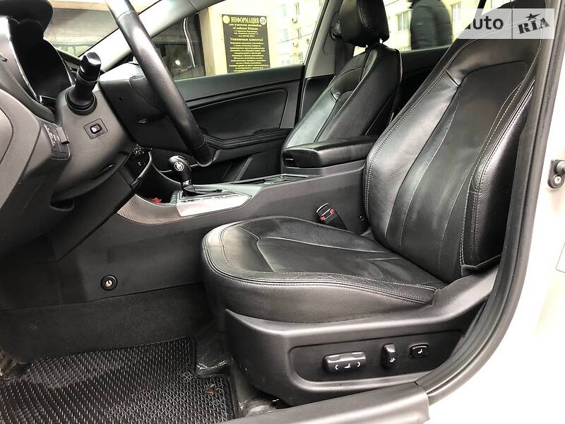 Седан Kia Optima 2011 в Киеве