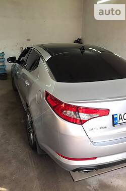 Седан Kia Optima 2012 в Виноградові