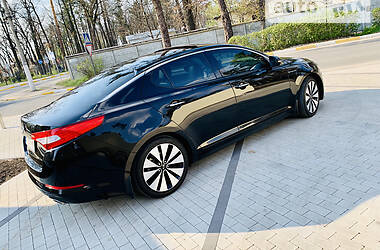 Седан Kia Optima 2011 в Киеве