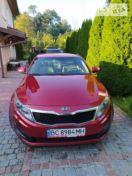 Седан Kia Optima 2012 в Ивано-Франковске