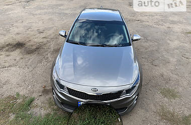 Седан Kia Optima 2016 в 