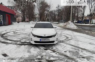 Седан Kia Optima 2016 в Мукачево