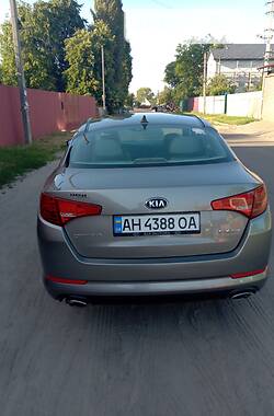 Седан Kia Optima 2013 в Киеве