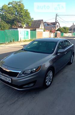 Седан Kia Optima 2013 в Киеве