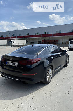 Седан Kia Optima 2015 в 