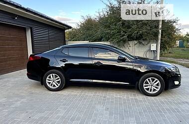 Седан Kia Optima 2012 в 