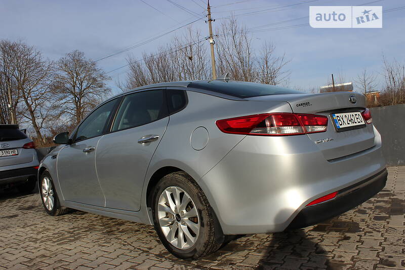 Седан Kia Optima 2017 в Дунаевцах