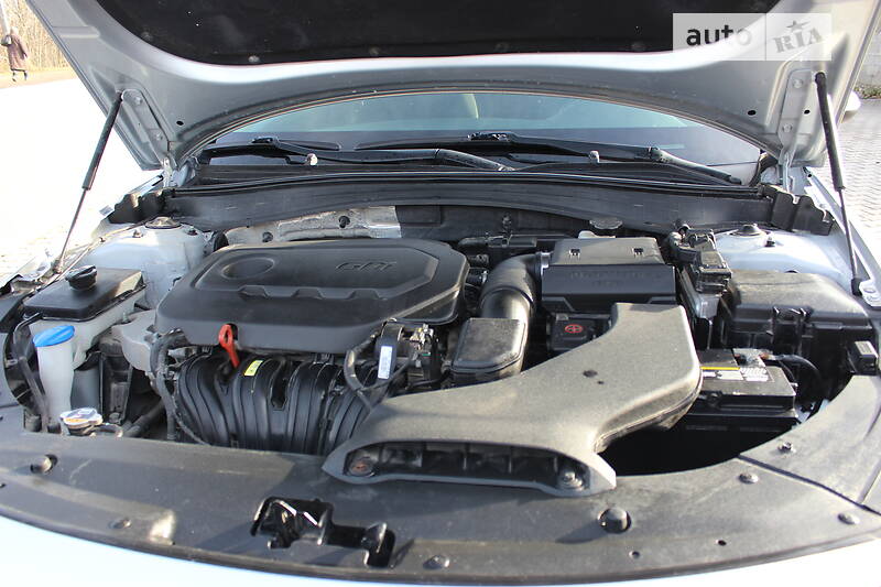 Седан Kia Optima 2017 в Дунаевцах