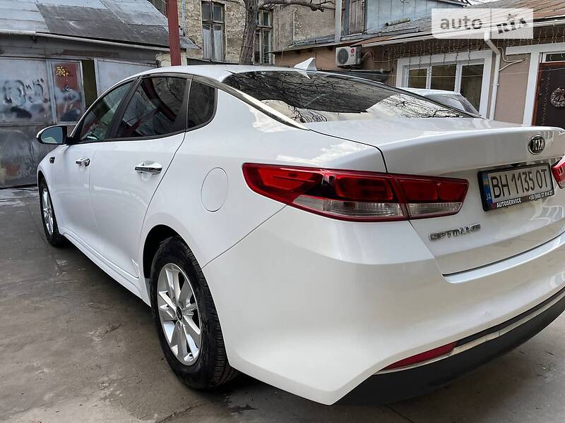 Седан Kia Optima 2016 в Одессе