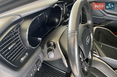 Седан Kia Optima 2012 в 