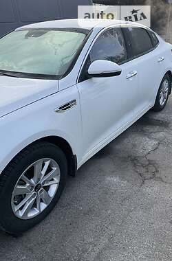 Седан Kia Optima 2016 в 