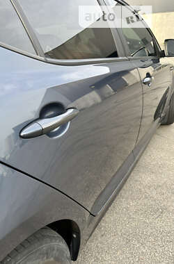 Седан Kia Optima 2014 в Киеве