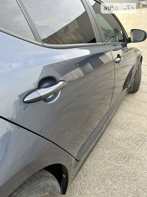 Седан Kia Optima 2014 в Киеве