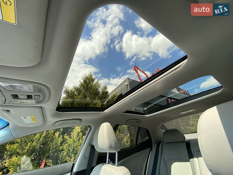 Седан Kia Optima 2015 в Львове