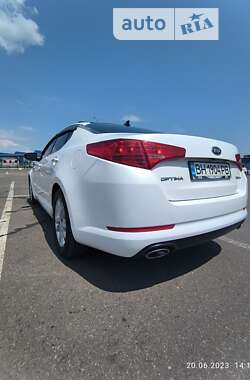 Седан Kia Optima 2012 в Одессе