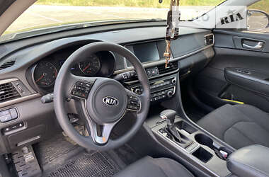 Седан Kia Optima 2017 в 