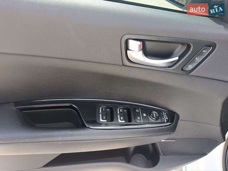Седан Kia Optima 2017 в Ровно