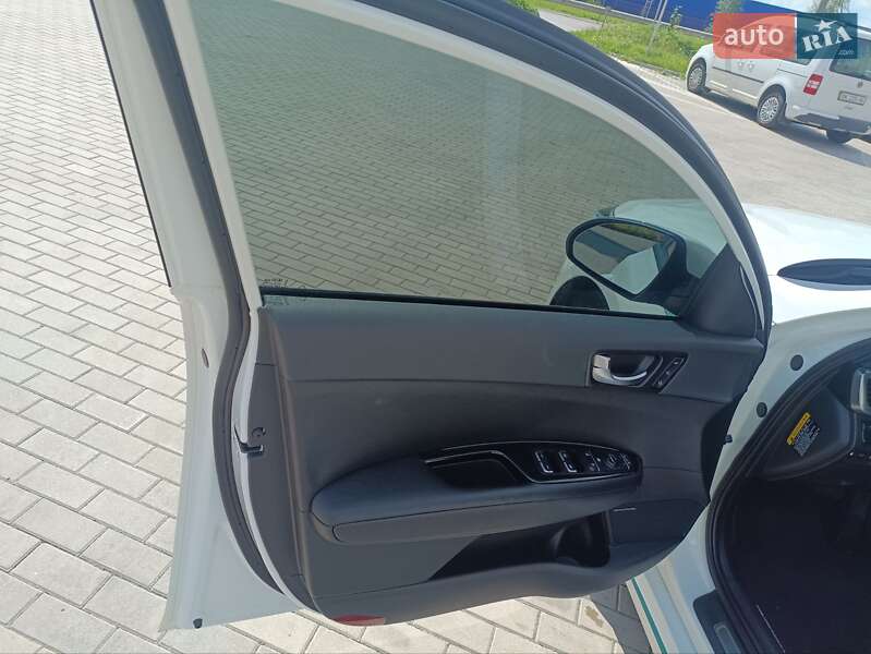 Седан Kia Optima 2017 в Ровно