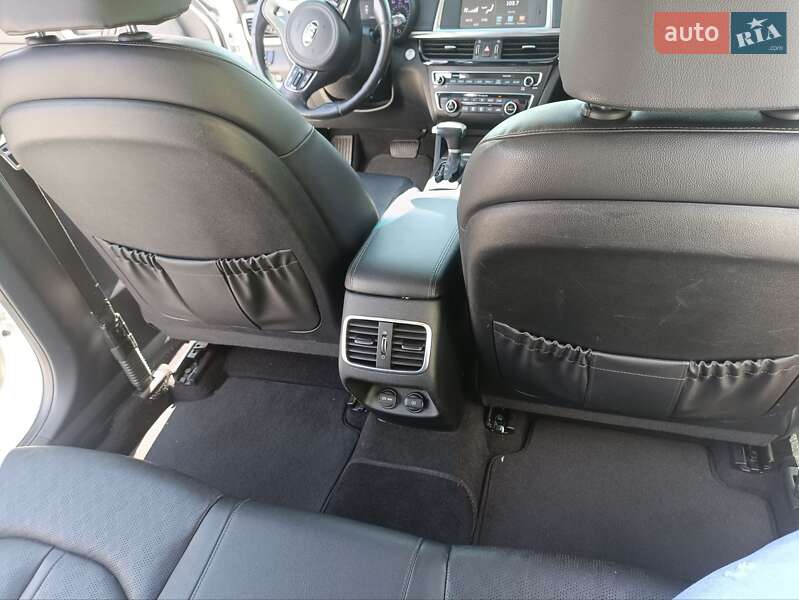 Седан Kia Optima 2017 в Ровно