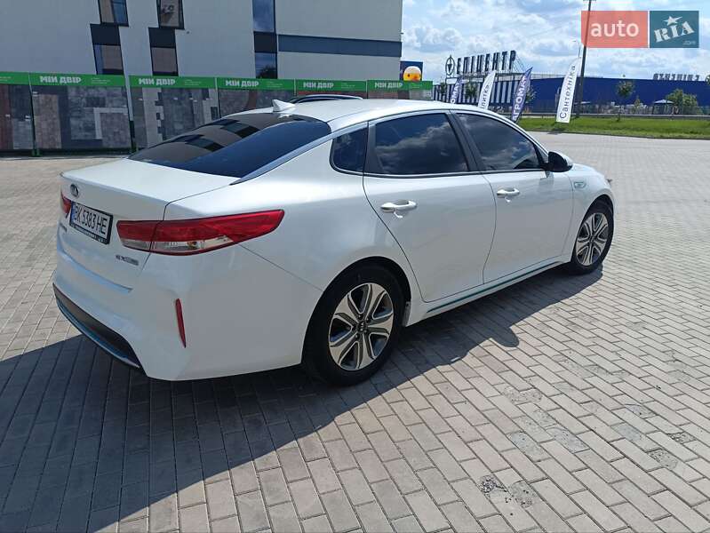 Седан Kia Optima 2017 в Ровно