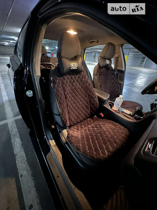 Седан Kia Optima 2015 в Львові